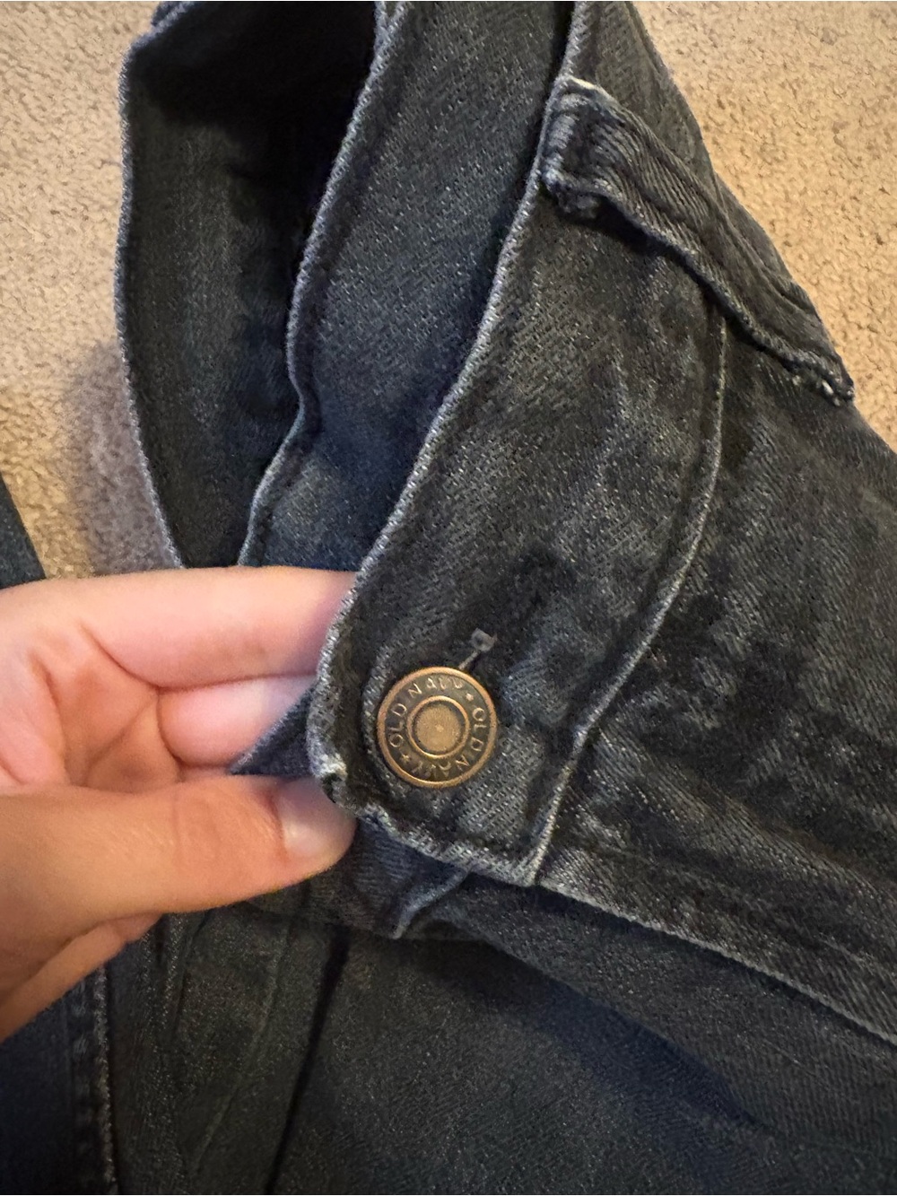Old Navy Men's Straight Jeans in Black-Blue Wash - Picture 2 of 6